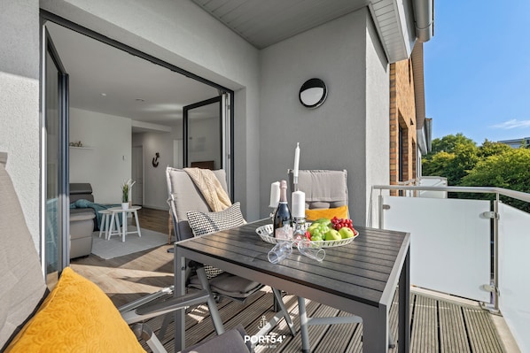 Outdoor dining - Küstenglück - Shower room, covered balcony, garden furniture, TV, parking space (Damp)