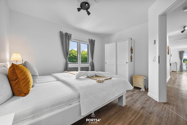 2 bedrooms, iron/ironing board, travel cot, free WiFi