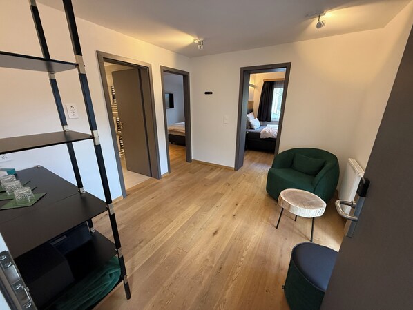 Junior Suite, 2 Bedrooms | Living area