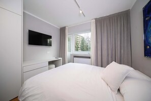 2 bedrooms, iron/ironing board, travel crib, WiFi