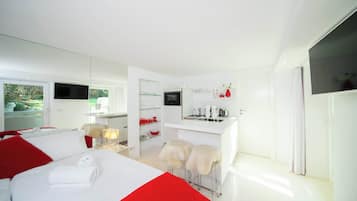 1 bedroom, iron/ironing board, travel cot, WiFi