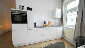 Kühlschrank, Ofen, Herdplatte, Geschirrspüler