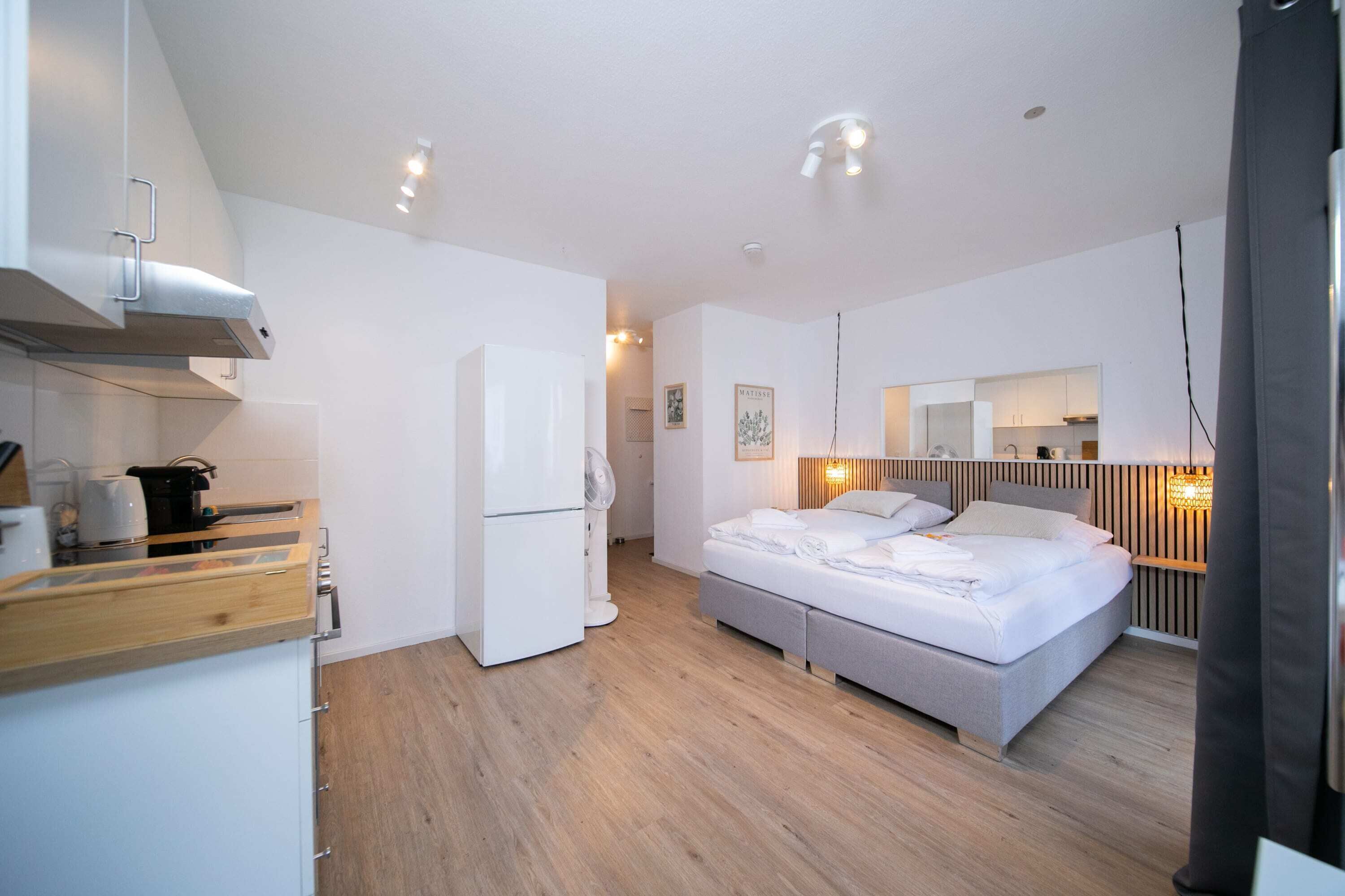 1 Schlafzimmer, Schreibtisch, Bügeleisen/Bügelbrett, Reisekinderbett