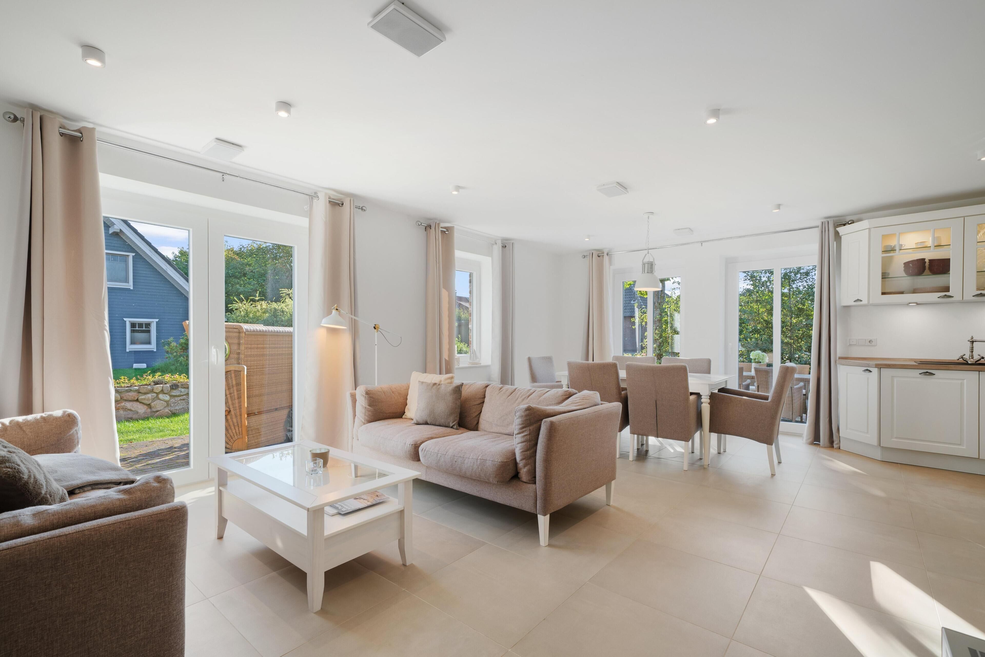 テレビ、暖炉、ステレオ