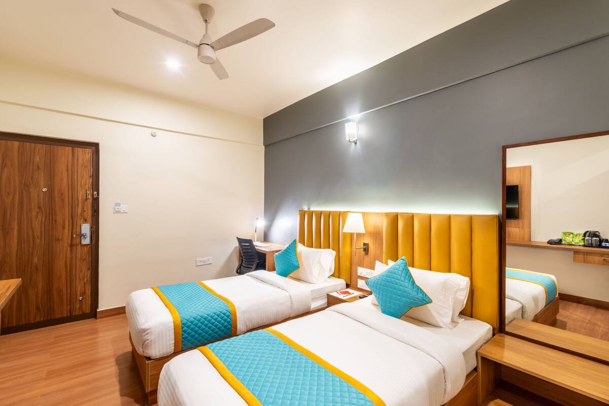 Phòng 2 giường đơn Premium, ban công, quang cảnh thành phố | Bộ trải giường bằng vải cotton Ai Cập, bộ đồ giường cao cấp 