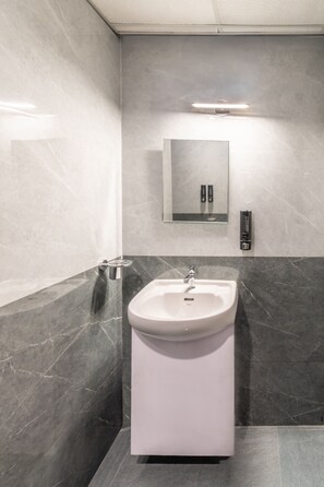 Dusche, Handtücher, Seife, Shampoo