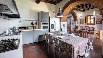 Vila, patio, pemandangan kebun | Dapur pribadi | Lemari es, microwave, oven, dan kompor