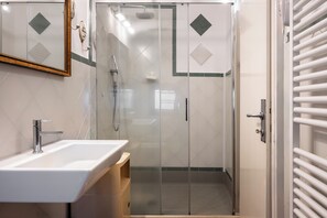 Villa, Patio, Garden View | Bathroom | Shower, hair dryer, bidet, towels