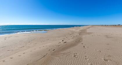 Bed and Breakfast 'Salamandre Chambre D'hote' with Shared Pool, Wi-Fi and Air Conditioning