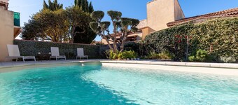 Bed and Breakfast 'Salamandre Chambre D'hote' with Shared Pool, Wi-Fi and Air Conditioning