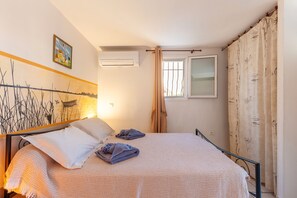 1 habitación, wifi y ropa de cama