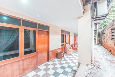 OYO 94759 Hotel Taman Cibinong