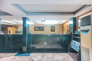 Reception - OYO 94759 Hotel Taman Cibinong (Cibinong)