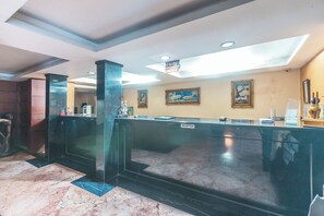 Reception - OYO 94759 Hotel Taman Cibinong (Cibinong)