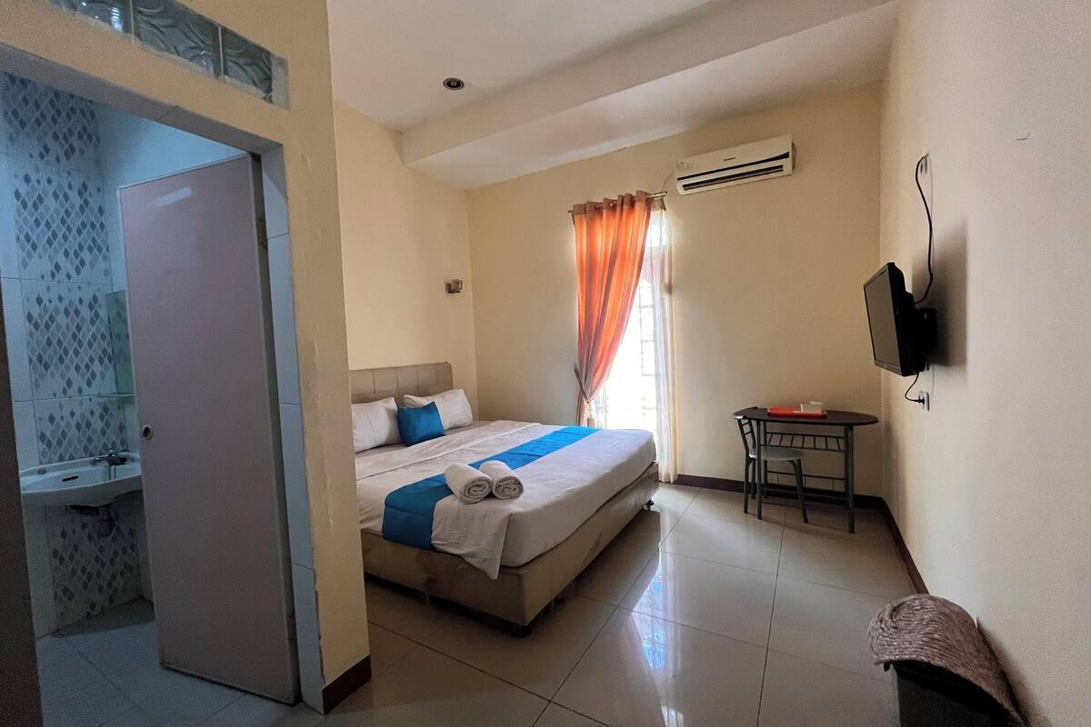 Deluxe Double Room | Free WiFi, bed sheets