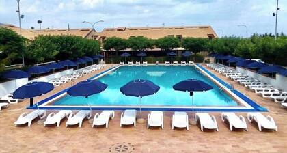 Hotel Riviera Village