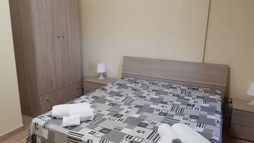 Classic-Doppel- oder -Zweibettzimmer, Poolblick