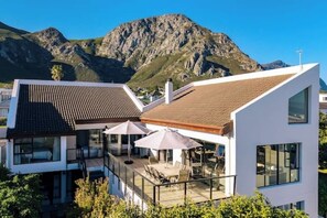 Exterior - Voëlklip Family House (Hermanus)
