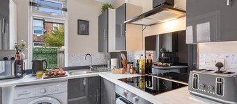 Stylish 3-bedroom Home 14mins to Co-op Live Arena