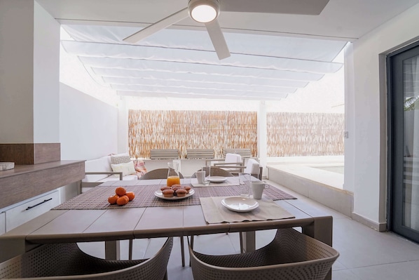 Outdoor dining