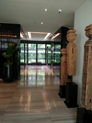 Interior - Luxury Large One Bedroom Seaview Serviced Apartment at Wongamat, Pattaya (Pattaya City)