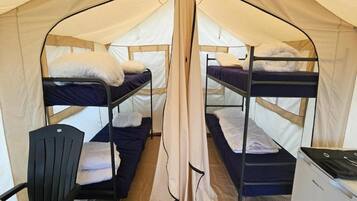Tent | 5 slaapkamers, individueel gemeubileerd