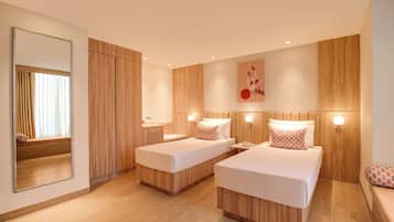 Executive Twin Room | Premium bedding, memory-foam beds, minibar, in-room safe