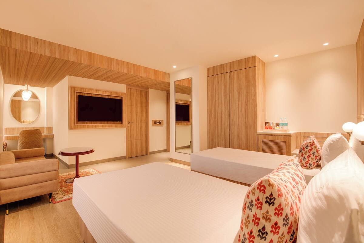 Executive Twin Room | Premium bedding, memory foam beds, minibar, in-room safe