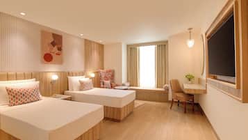 Premium Twin Room | Desk