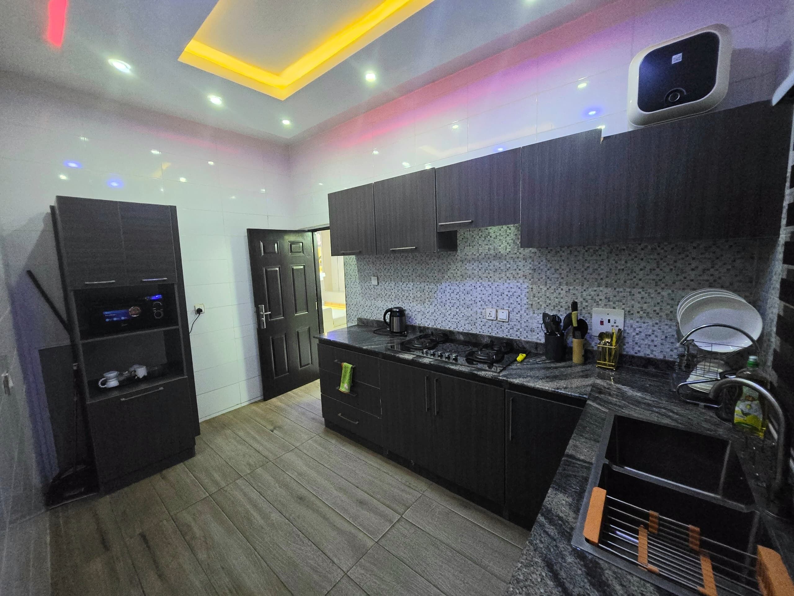 Economy-Apartment, Balkon, Stadtblick | Eigene Küche | Kühlschrank, Mikrowelle, Ofen, Herdplatte