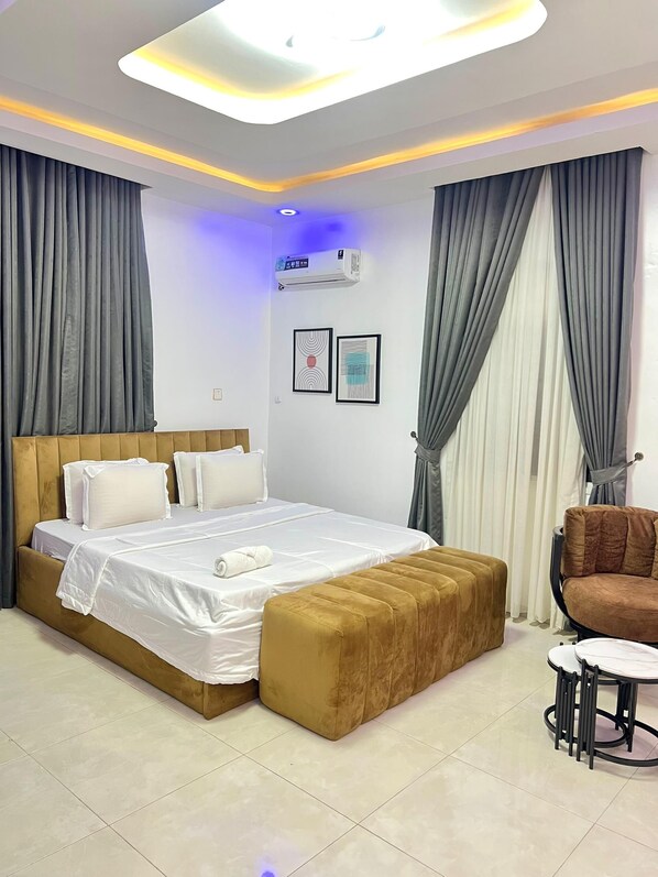 Economy Apartment, Balcony, City View