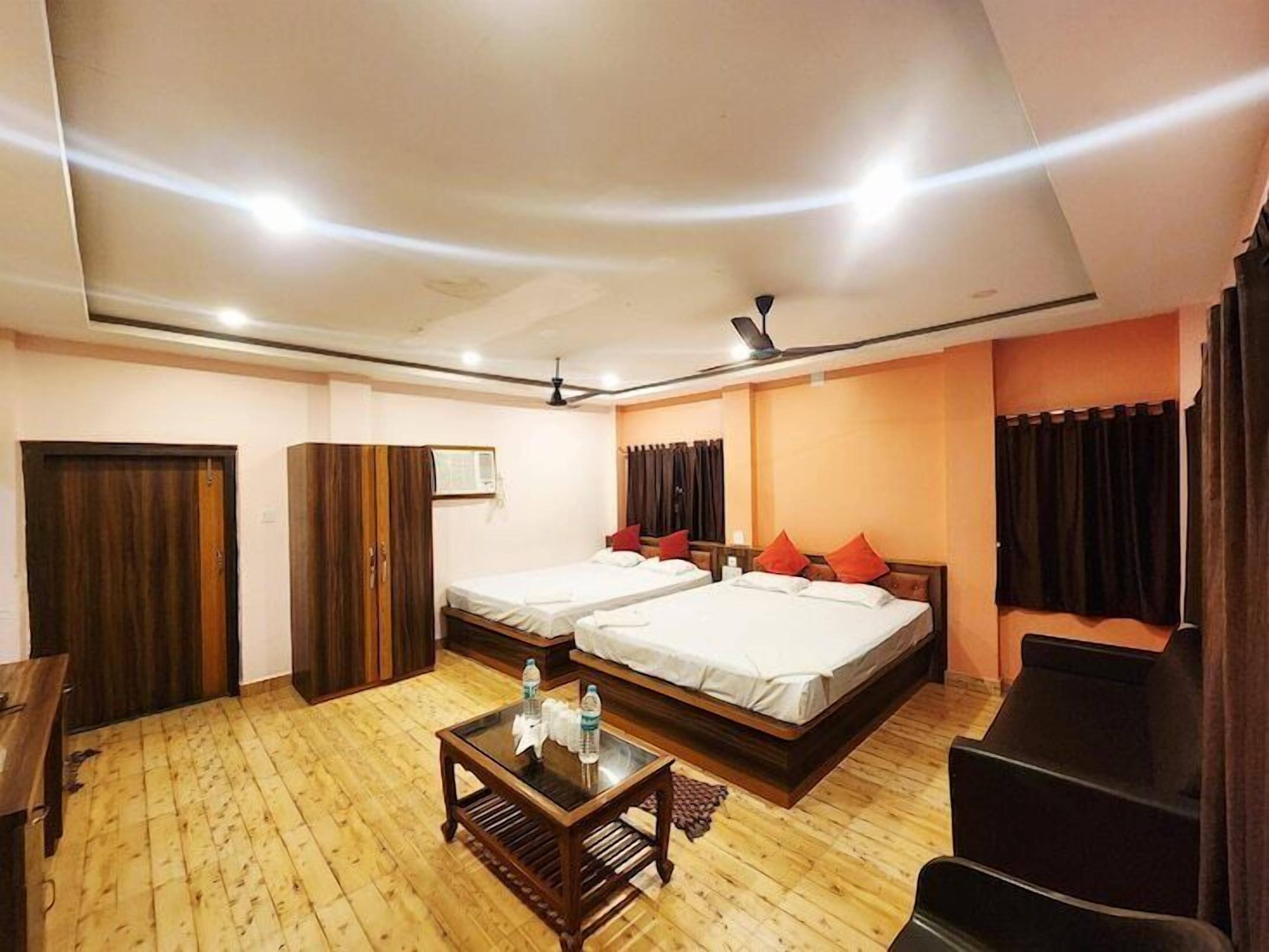 Side sea view first floor -four bed ac room with free wifi and balcony | Rollaway beds, free WiFi, bed sheets