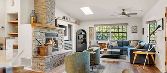 Sagewood Cottage: A private home with comfort, style, amazing amenities, and Tranquil location!