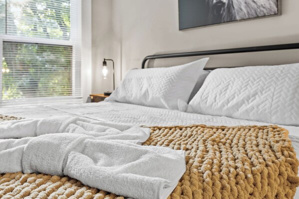 5 chambres, fer et planche à repasser, lit parapluie, Wi-Fi