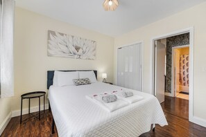 1 bedroom, iron/ironing board, free WiFi - Stay in this charming 1BR in Little Havana, featuring a stunning accent wall, warm wood floors, and cozy décor. Walk to Calle Ocho cafés, murals, and music, and reach Brickell in minutes. Perfect Miami stay for couples or solo travelers. (MIAMI)