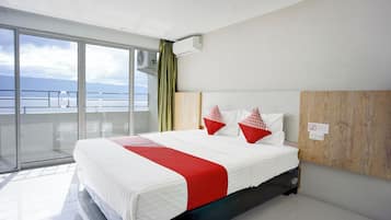 Deluxe Double Room | Free WiFi, bed sheets
