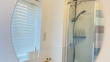 Shower, towels