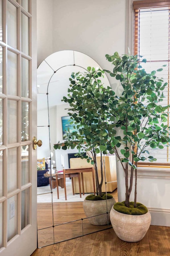 Interior - Park Springs Row- Walk to Downtown-Luxury Living (Bentonville)