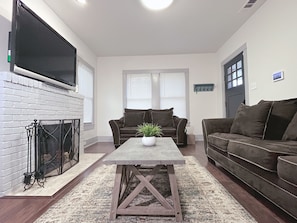 Smart TV, fireplace