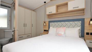 2 bedrooms, individually decorated, individually furnished, free WiFi