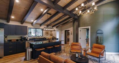 Unique Silo | Near SxS Trails | Sleeps 4 | Hot Tub