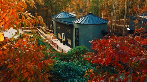 Unique Silo | Near SxS Trails | Sleeps 4 | Hot Tub
