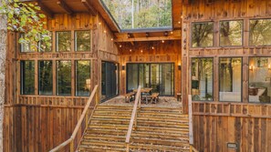 Terrace/patio - Scenic Cabin | Hot Tub | Sleeps 4 | Modern Comfort (Rogers)