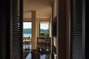 Phòng đôi Premier, quang cảnh biển | Minibar với thức uống miễn phí, két bảo mật tại phòng, bàn 