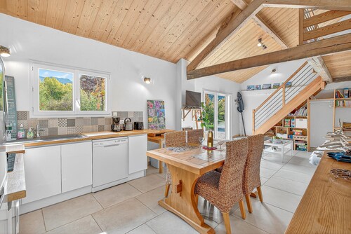 Holiday Home 'La Grange Des Pépinières' with Mountain View and Wi-Fi