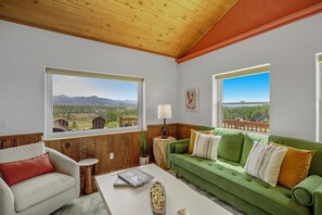 Televisor intel·ligent, llar de foc i oficines 