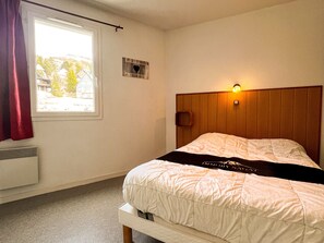 Unclassified image, 4 of 5, button