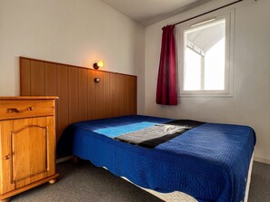 Unclassified image, 5 of 5, button