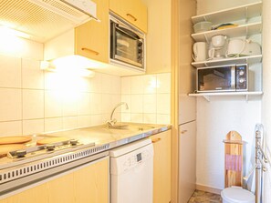 Kühlschrank, Mikrowelle, Geschirrspüler