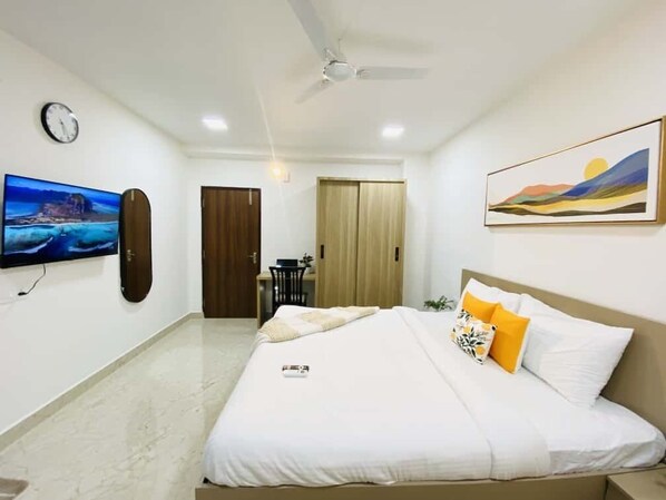 Bureau, espace de travail pour ordinateur portable, Wi-Fi gratuit